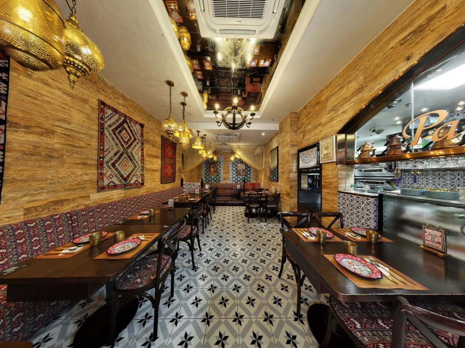 Hongshan 6979 · Longhua — preview image from this restaurant’s VR walkthrough